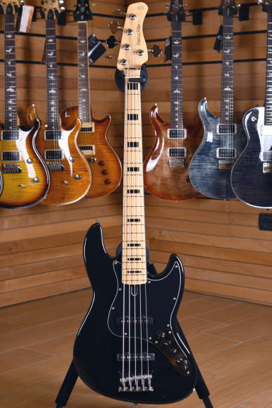 Marcus Miller V7 Vintage Alder 5 Maple Neck Black