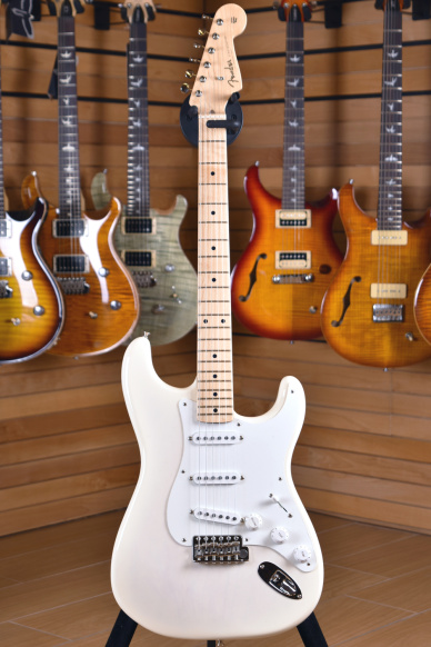 Fender American Vintage Stratocaster '56 Maple Neck Aged White Blonde