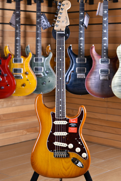 Fender Limited Edition American Pro Stratocaster Ash Rosewood Fingerboard Honeyburst