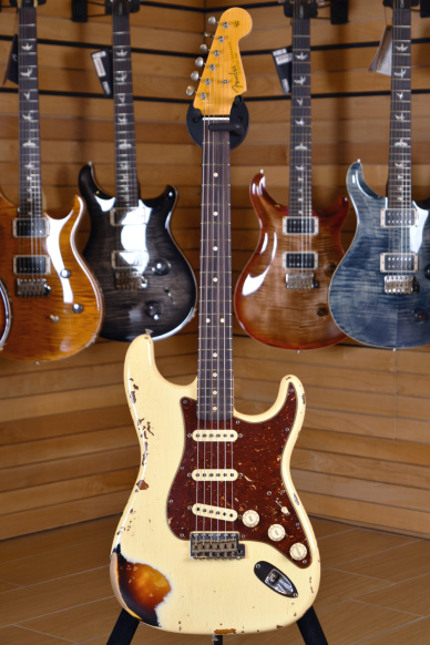 Fender Custom Shop Stratocaster '63 Heavy Relic Aged White