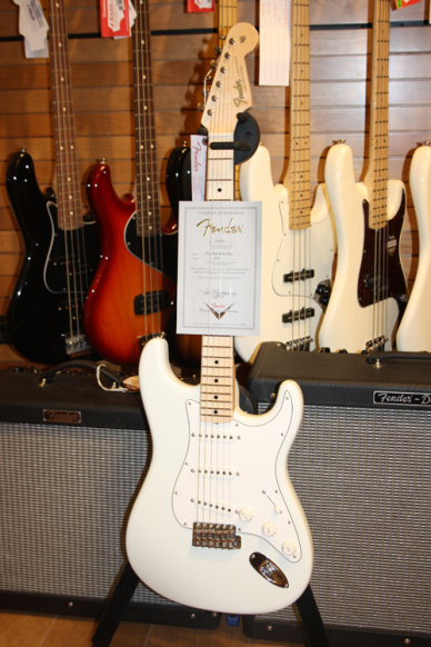 Fender Custom Shop Postmodern Stratocaster N.O.S. Maple Fingerboard Olympic White