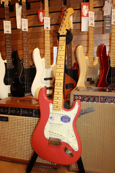 Fender American Deluxe Stratocaster V Neck Maple Fiesta Red