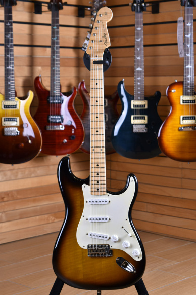 Fender Custom Shop Limited Edition 1 of 50 Eric Johnson " Virginia " Stratocaster Maple Neck 2 Color Sunburst Masterbuilt Carlos Lopez