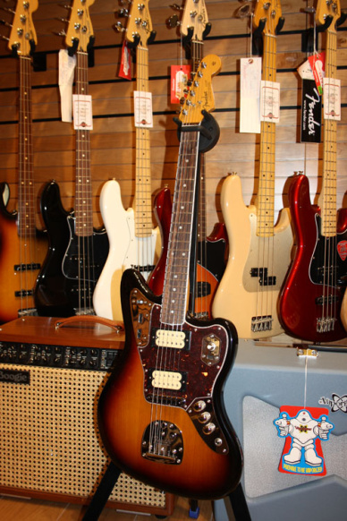Fender Artist Series Kurt Cobain Jaguar 3 Color Sunburst