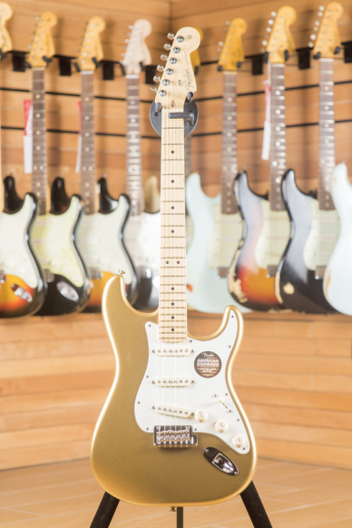 Fender Limited Edition American Standard Stratocaster FSR Maple Fingerboard Mystic Aztec Gold