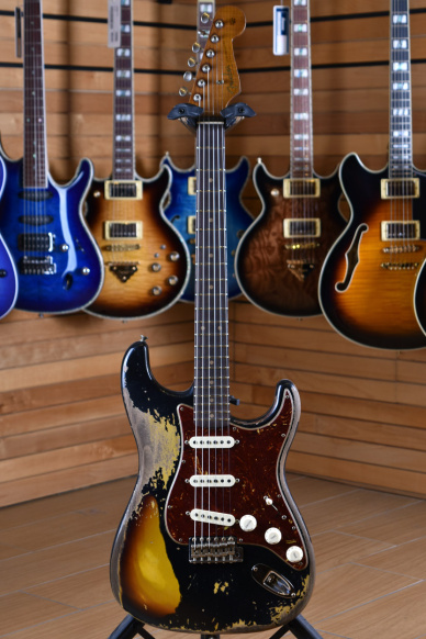 Fender Custom Shop Limited Edition Roasted '61 Stratocaster Super Heavy Relic Aged Black over 3 Color Sunburst