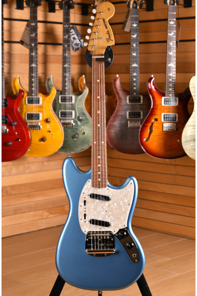 Fender Vintera '60s Mustang Pau Ferro Fingerboard Lake Placid Blue