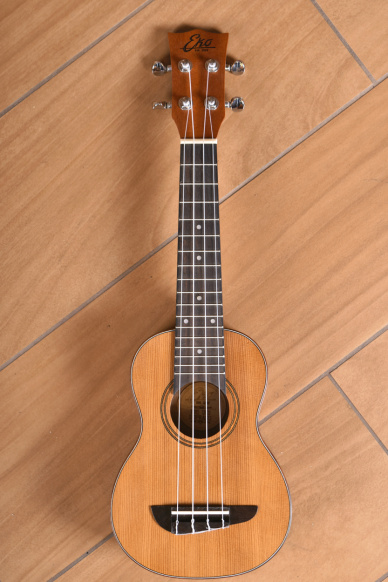 Eko Ukulele Soprano Cedro serie EVO