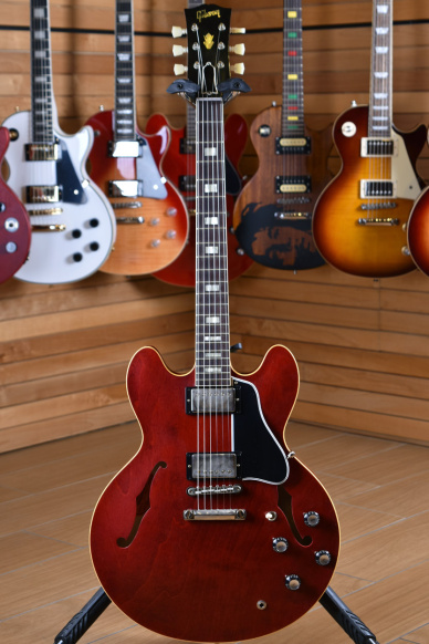 Gibson Custom Murphy Lab 1964 ES-335 Reissue Ultra Light Aged Sixties Cherry ( S.N. 120358 )