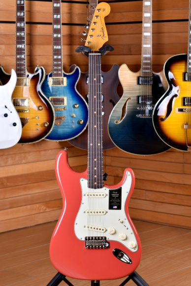 Fender American Vintage II 1961 Stratocaster Fiesta Red