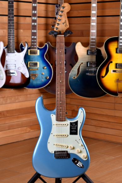 Fender Player Plus Stratocaster Opal Spark