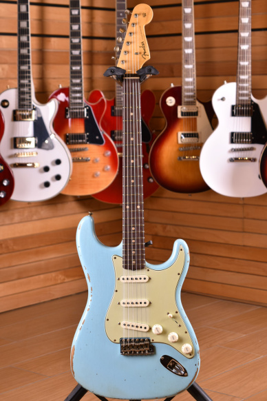 Fender Custom Shop Limited Edition Stratocaster '60 Relic Rosewood Fingerboard Faded Aged Daphne Blue